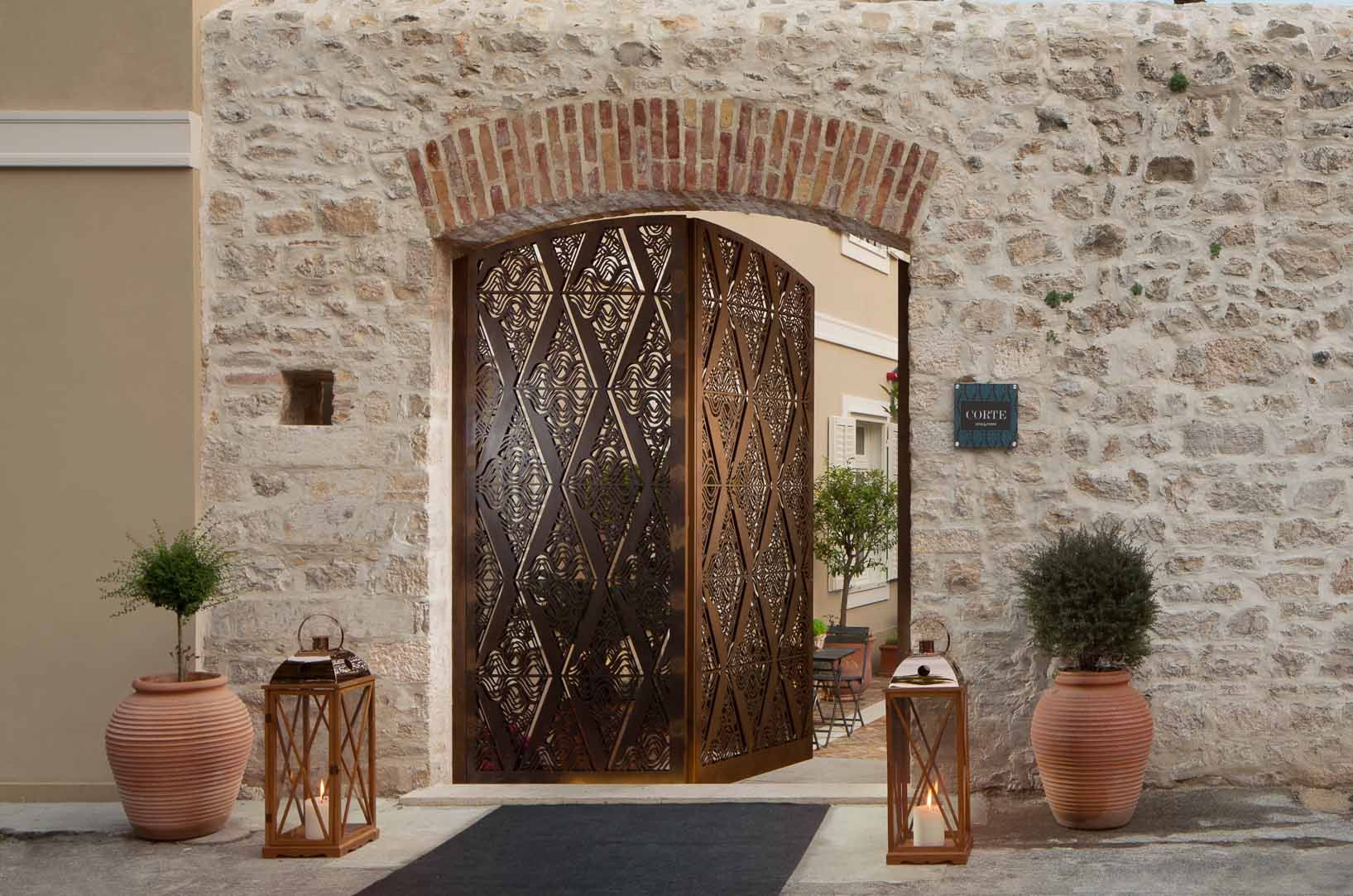 Almayer Gates